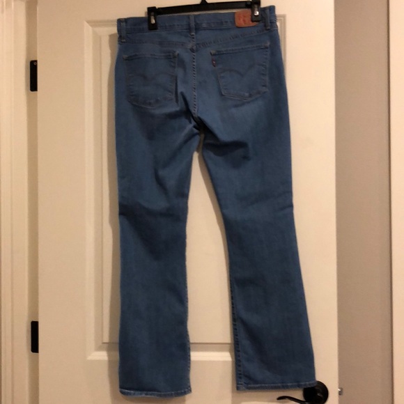 Women’s Levi Strauss Stonewashed Light Blue Jeans - Picture 2 of 6